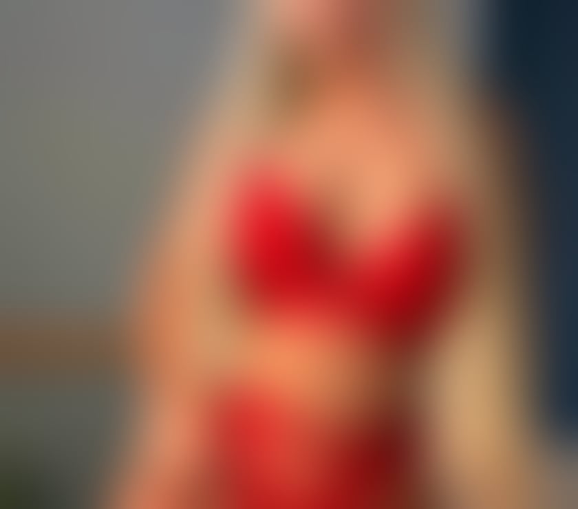 SEXY BLONDIE NEW IN TOWNXXX