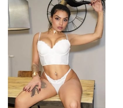 Escort Rugby Town Centre Rugby - Photos for Kelly only outcall