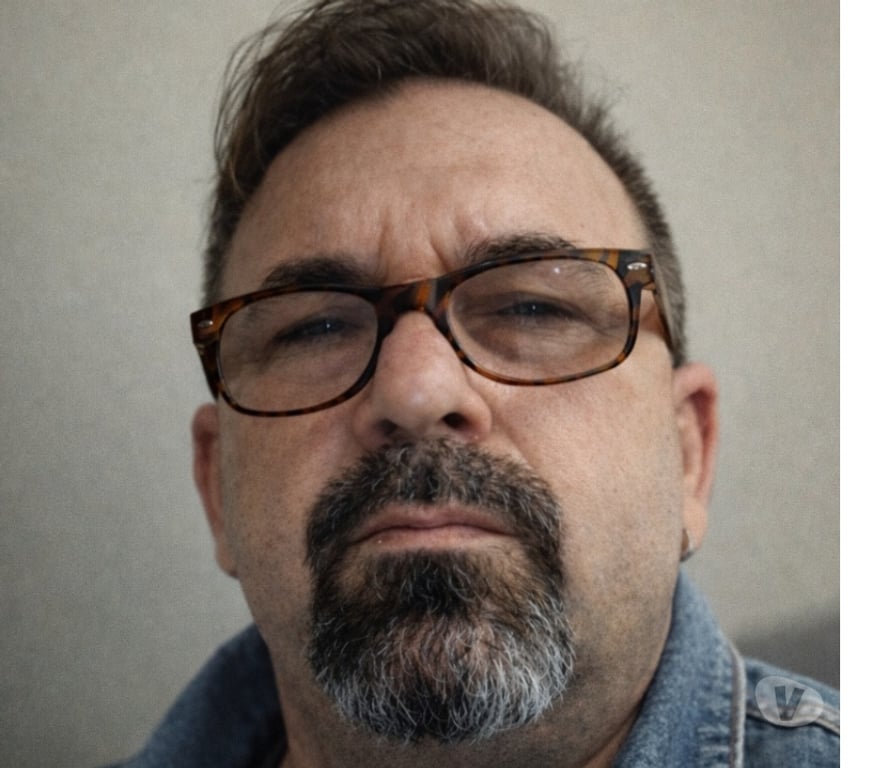 adult personals North London Enfield - Photos for Anyone free tonight?