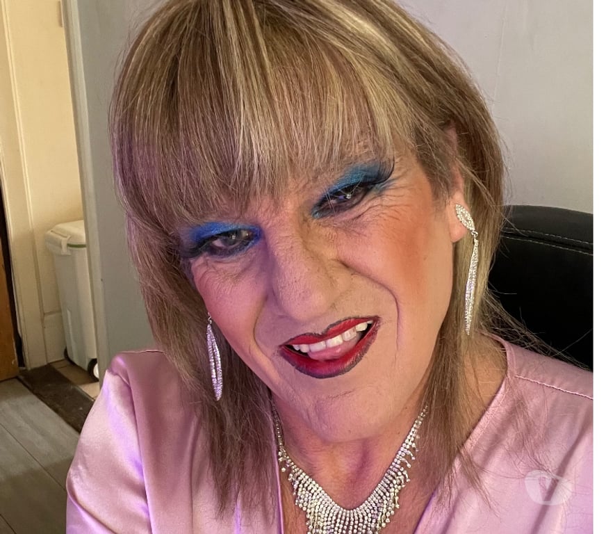 Trans Escorts Hampshire Gosport - Photos for Tina Mature, Busty, Leggy and very feminine.