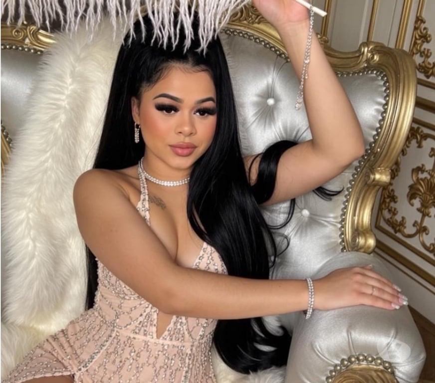 Escorts Hertfordshire Three Rivers - Photos for LUNA, CHARMING AND CALM, READY TO WELCOME YOU 💋🌸