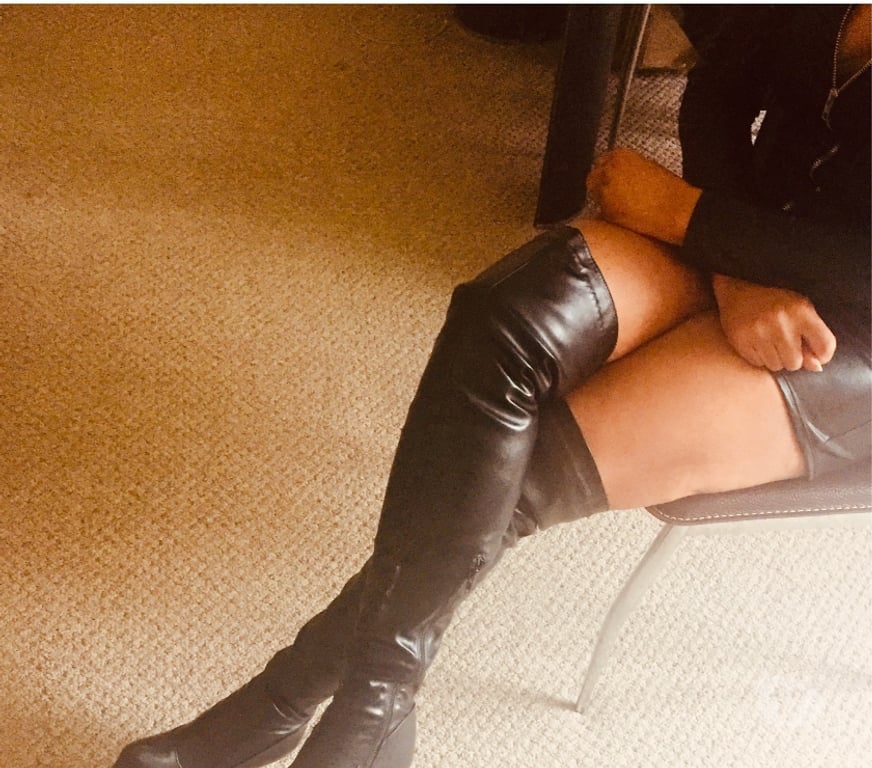 Escorts Oxfordshire Cherwell - Photos for Beautiful Black British Escort And Masseuse In Kidlington