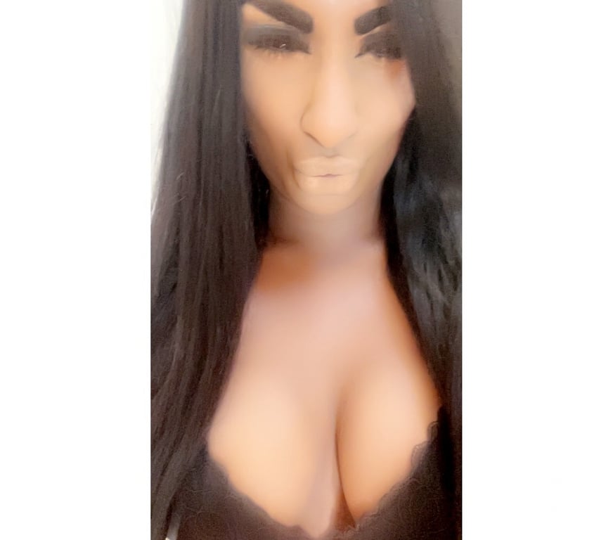 Escorts East London Langdon Park - DLR Station - East London - Photos for Hot Indian babe xxx