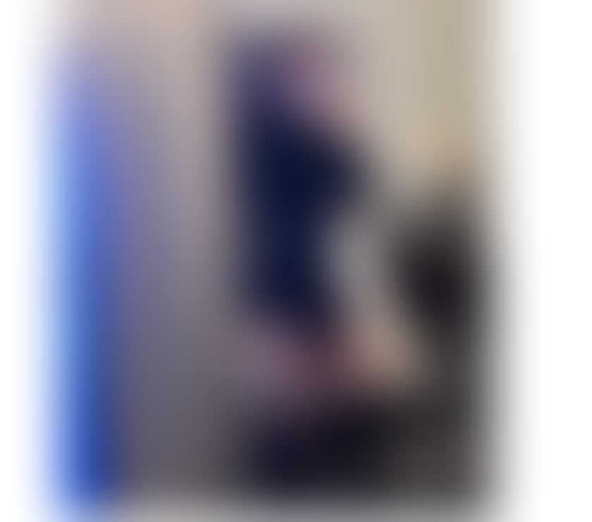 HOT DRESSED GIRL AVAILABLE FOR MEN