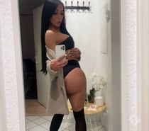 New în Dudley Rosalina