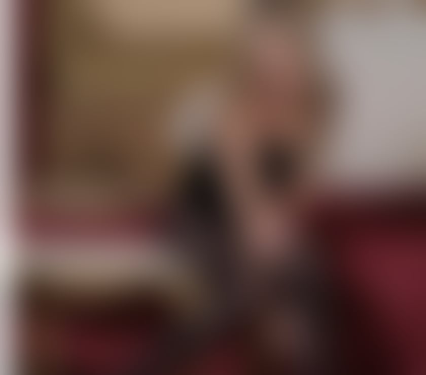 Blondie girl available for your desires