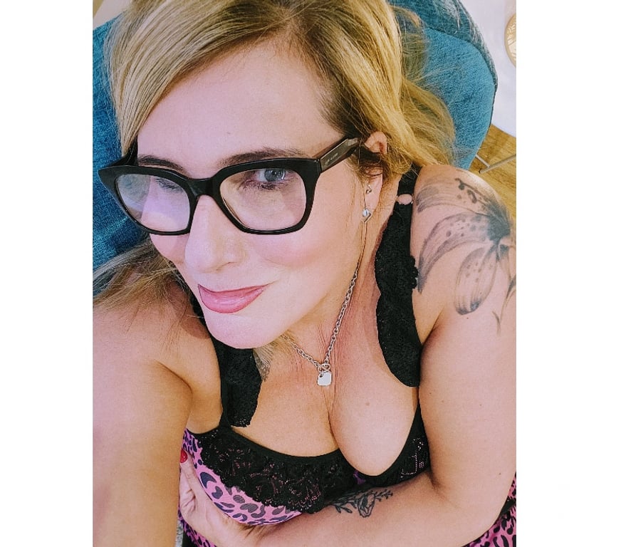 Escorts Dundee Dundee City Centre - Dundee - Photos for New English milf rachel