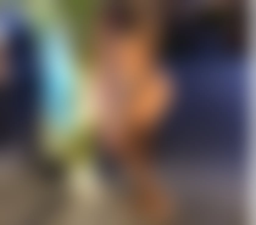 TIFFANY WITH THE CURLY HAIR 🍾🏆🇬🇧