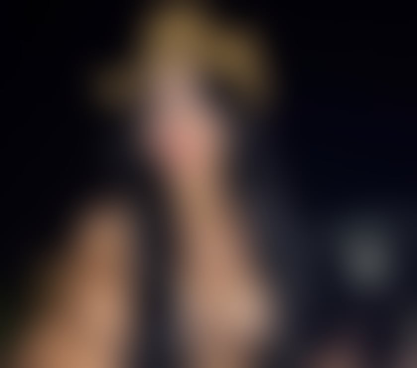 Photos for Kamilla party girl🇧🇷💯🥰💋