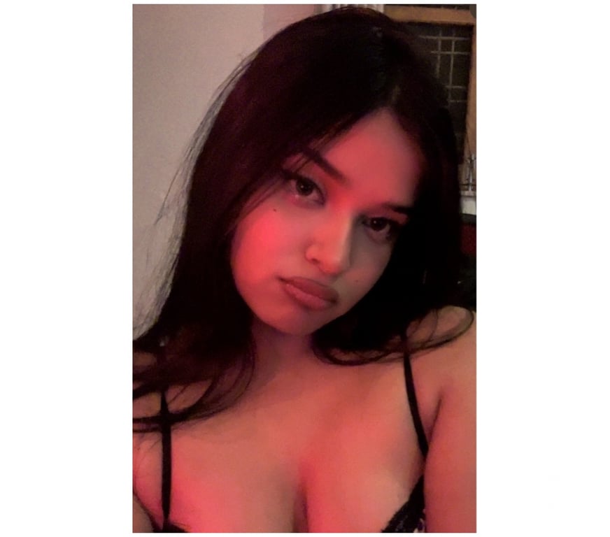 Escorts East London Redbridge - Photos for new in town university girl