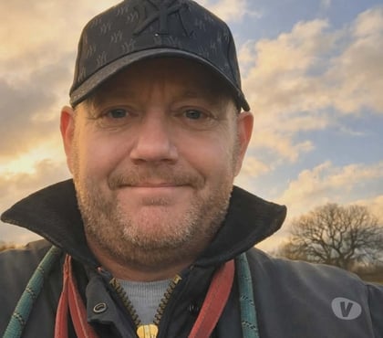 how to make friends Lincoln City Centre Lincoln - Photos for Lady required for holidays abroad and long weekends