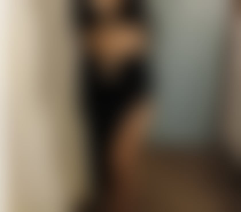 Escorts Wiltshire Swindon - Photos for Golden princess hafsa