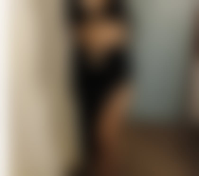 Escorts Wiltshire Swindon - Photos for Golden princess hafsa