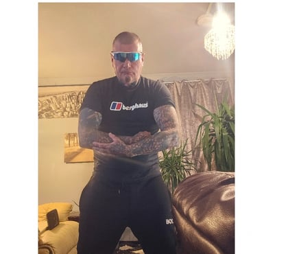 casual encounters Rawdon Leeds - Photos for Randy Horny Mature Man seeks meet ups with females 19 to 45