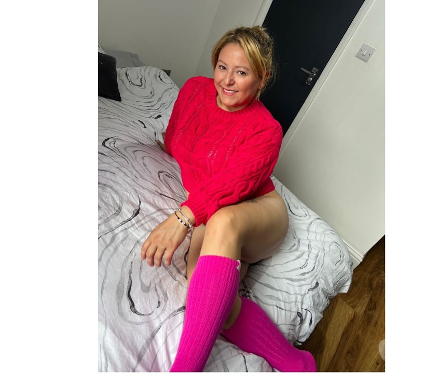 Escorts North West London Harrow - Photos for Maya party paraguayan girl back in Pinner Town !