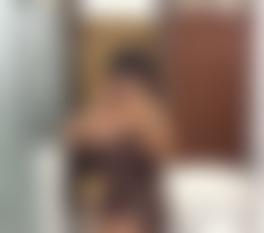 Elegance, curves, and a captivating gaze🔥🔥