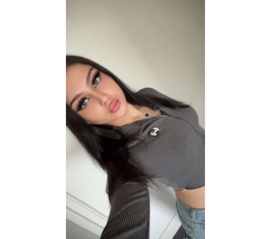 Escorts East London Canary Wharf - East London - Photos for 🇬🇧BRITISH DOLL💘5’2👸E14📍CANARY WHARF🟢