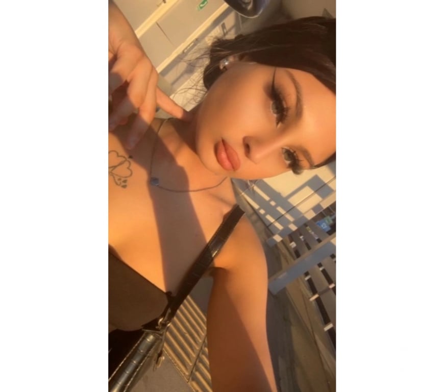 Escorts East London Canary Wharf - East London - Photos for 🇬🇧BRITISH DOLL💘5’2👸E14📍CANARY WHARF🟢