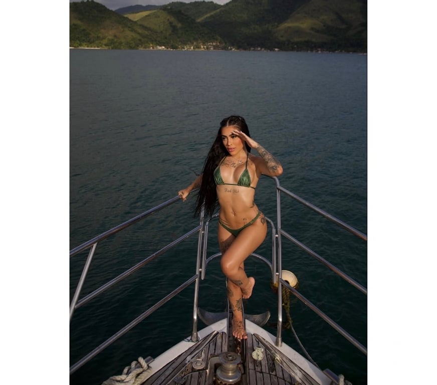 Escorts Cheshire East Crewe - Cheshire East - Photos for BELLA🇧🇷LUXURY GFE💎BEST OWO💦PARTY GIRL🍾