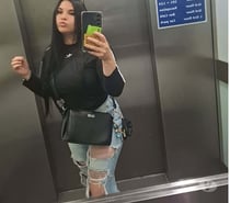 Clean, Friendly & Profesional warm Personality - discret