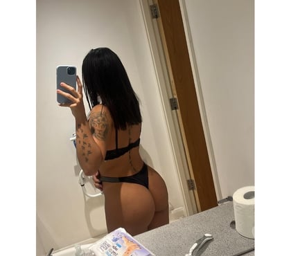 Escort Three Bridges Crawley - Photos for LATINA SARAH HIGH ST CRAWLEY 💝