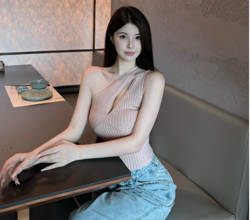 Photos for Party Asian girl, good service, Arrived today