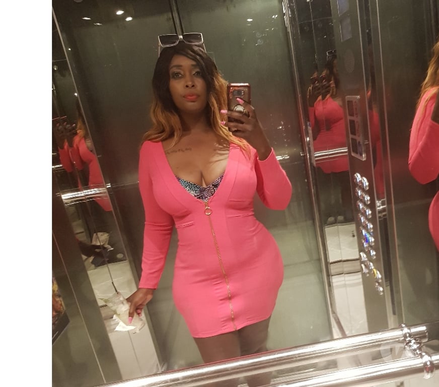 Escorts South Yorkshire Doncaster - Photos for Queenbee with yummylicious honey