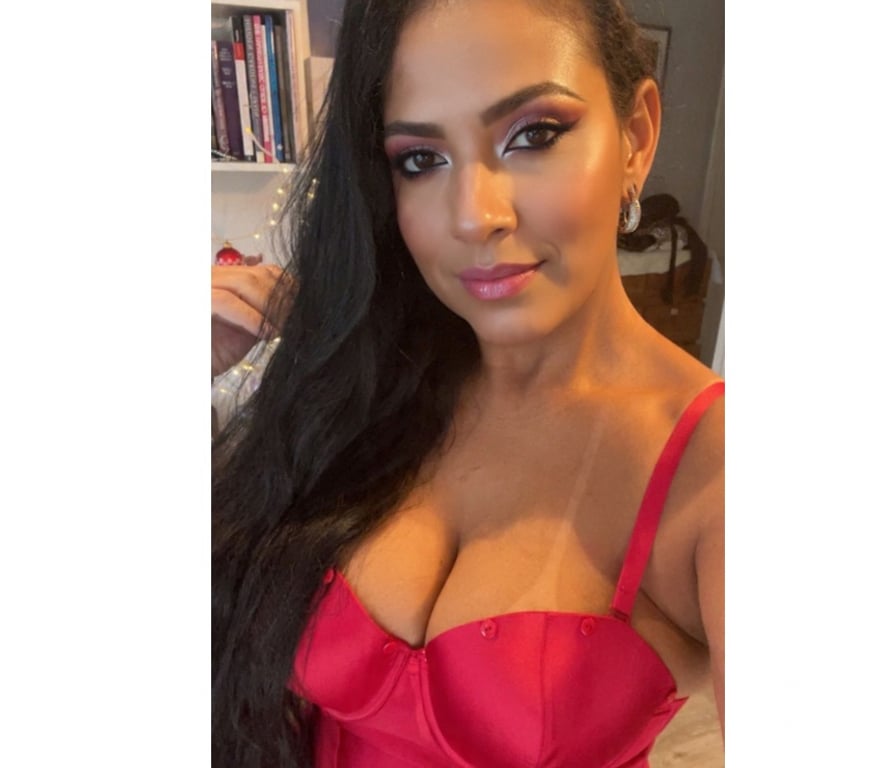 Escorts West London Hillingdon - Photos for BRUNAXX Big butt Big natural breasts Tanned body👙🍑🫦