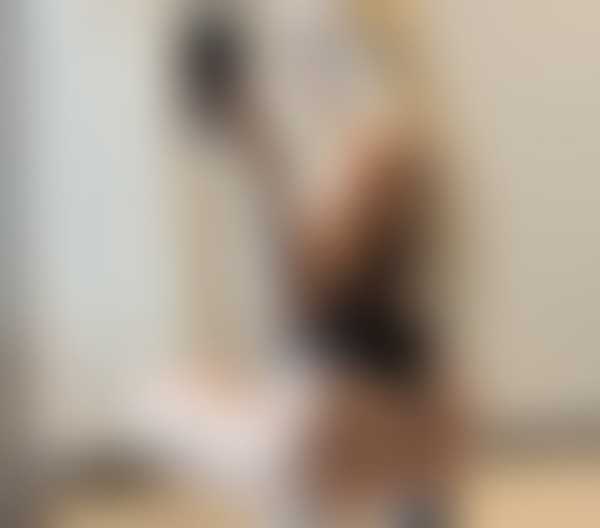 Escorts West Yorkshire Kirklees - Photos for Jany new here ,sexy curvi best service .like party