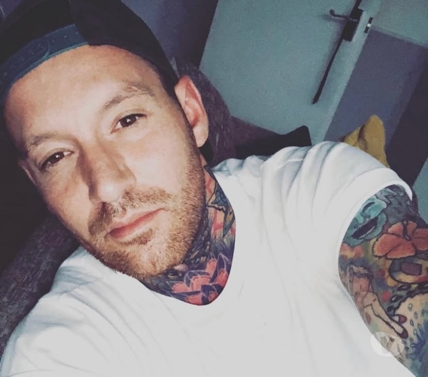  Gay massage Hampshire Gosport - Photos for Hi there looking to meet exciting people call me