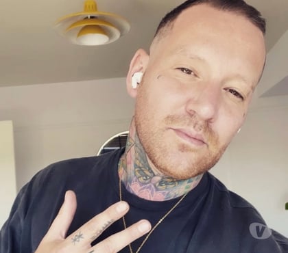 Photos for Hi there looking to meet exciting people call me