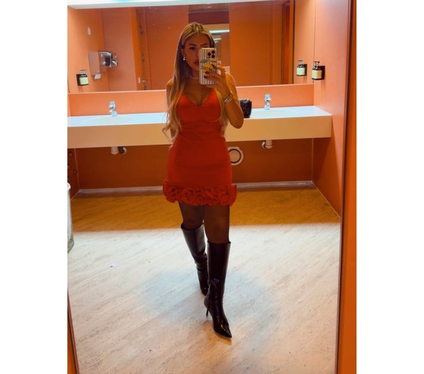 Escorts Hertfordshire Watford - Photos for 🍒SARA BRAZILIAN HOT 🇧🇷 PARTY GIRL 🍾🎉