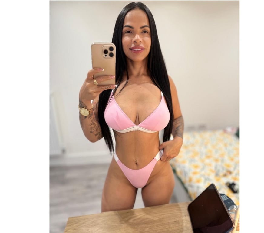 Escorts Worcestershire Worcester - Photos for Izabela is new in town, I'm Argentinian.