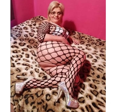 Escorts Aldgate East Station East London - Photos for Hi! ME NAME MILF ZARA! HUNGARY LADY! HURRY UP.