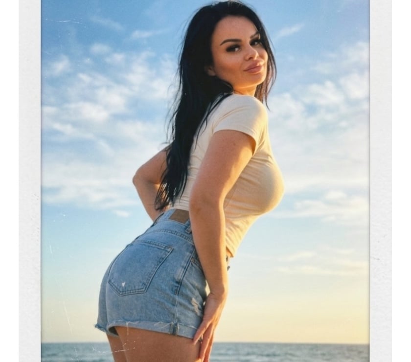 Photos for Lili 🍓WhatsApp 📲 Verification available ✅