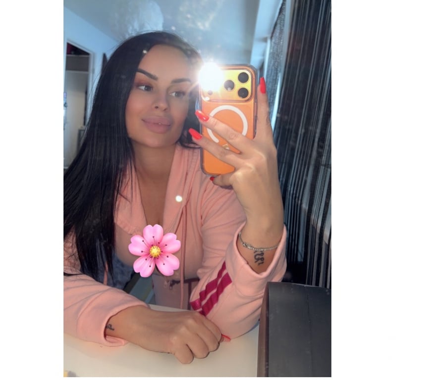 Adult Entertainment North London Hackney - North London - Photos for Sweet Lili🌸 Available on WhatsApp 📲📲