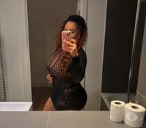 BRITISH THICK BADDIE!