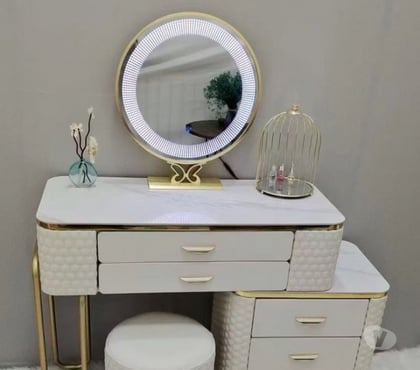 Used furniture Airport City Manchester - Photos for Vanity Dressing Table with free and fast delivery