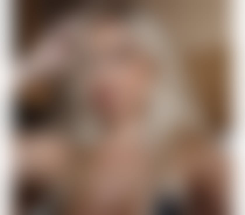 Liz Elegant Beauty — Class, Charm & Passion 🟢