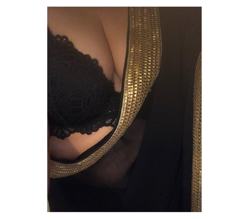 Escorts East London Redbridge - Photos for 💯INDIAN RANI 💋💋❤️ Friday and Saturday only