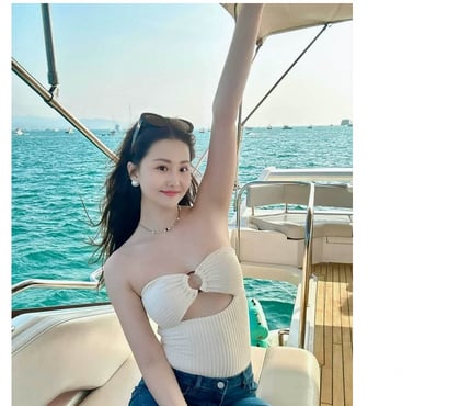 Escort Edinburgh Old Town Edinburgh - Photos for Charming & Elegant Luna Therapist