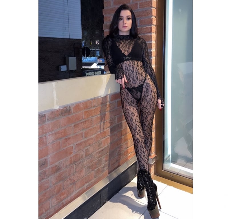 Escorts East London Canary Wharf - East London - Photos for 💎 Lisa — 19 • Petite • Luxury & Mystery 💎