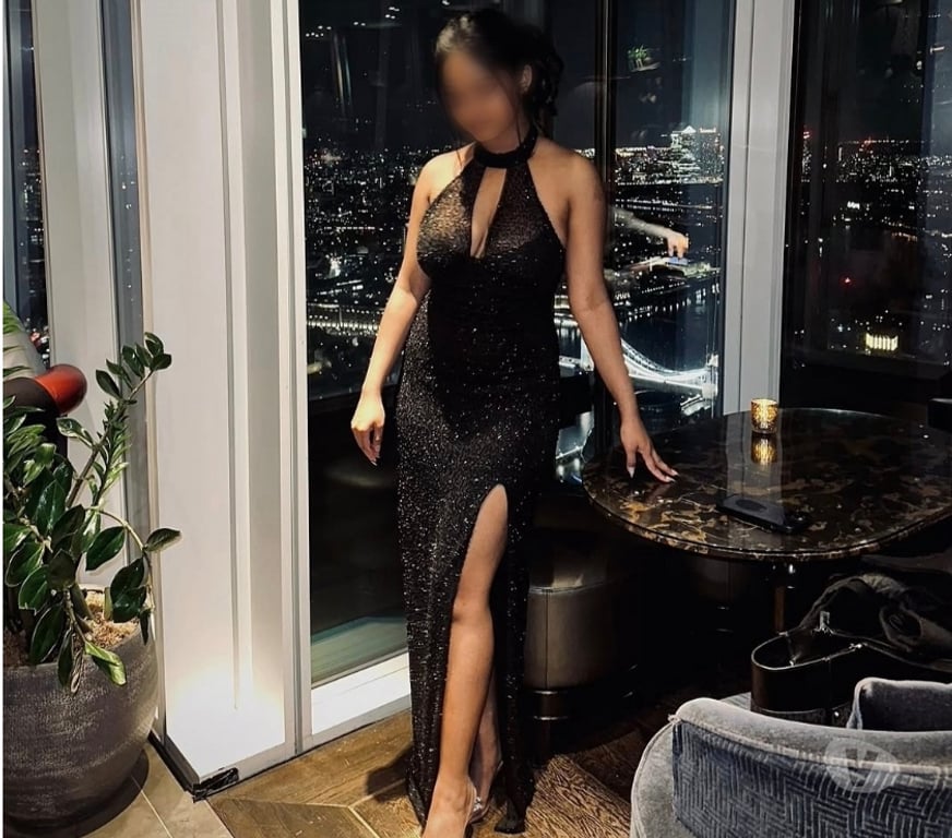 Escorts South West London Kingston upon Thames - Photos for Elegant indian companion in your area