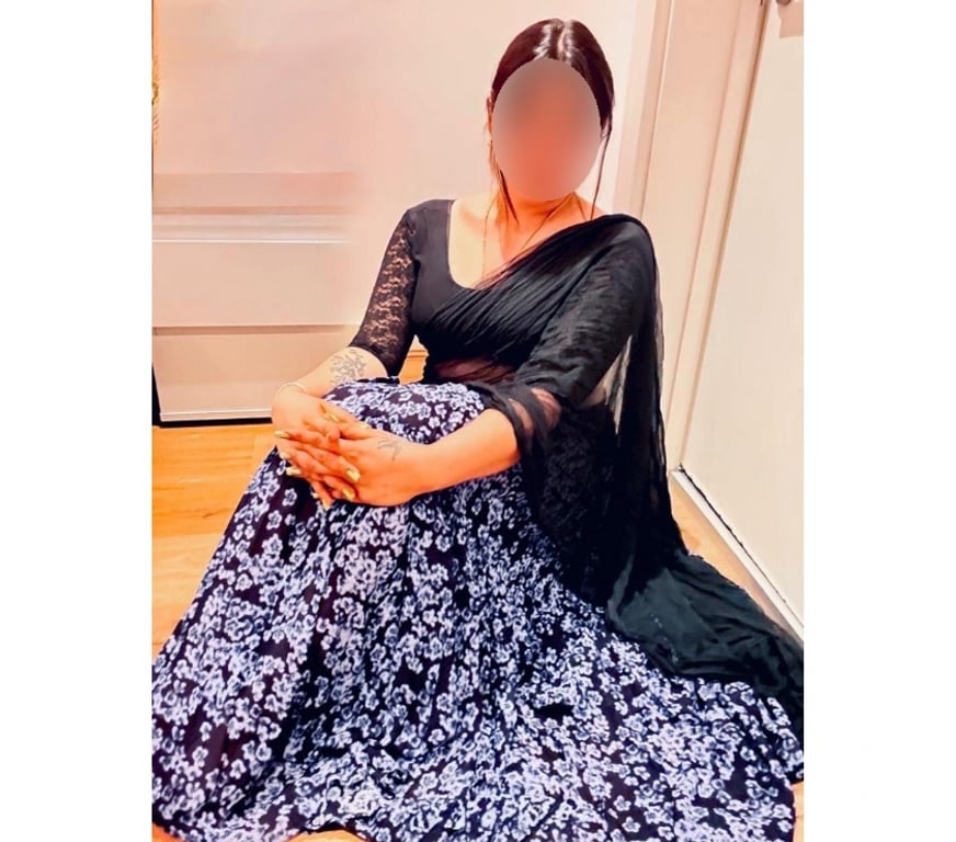 Escorts Derbyshire Derby - Photos for Caring & Elegant Tamil Girl In Derby