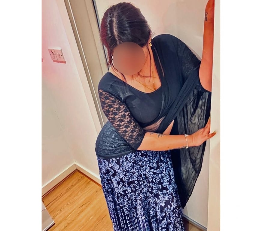 Escorts Derbyshire Derby - Photos for Caring & Elegant Tamil Girl In Derby