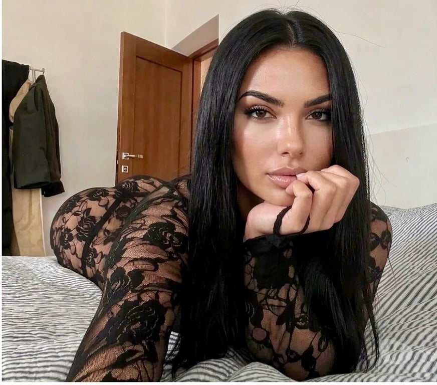 Escorts Stirling Stirling City Centre - Stirling - Photos for 😘 AVAILABLE JUST FOR OUTCALL 😘 PARTY GIRL 😘