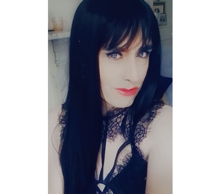 Gay Dating West London Ealing Broadway - West London - Photos for Crossdresser looking straight young men