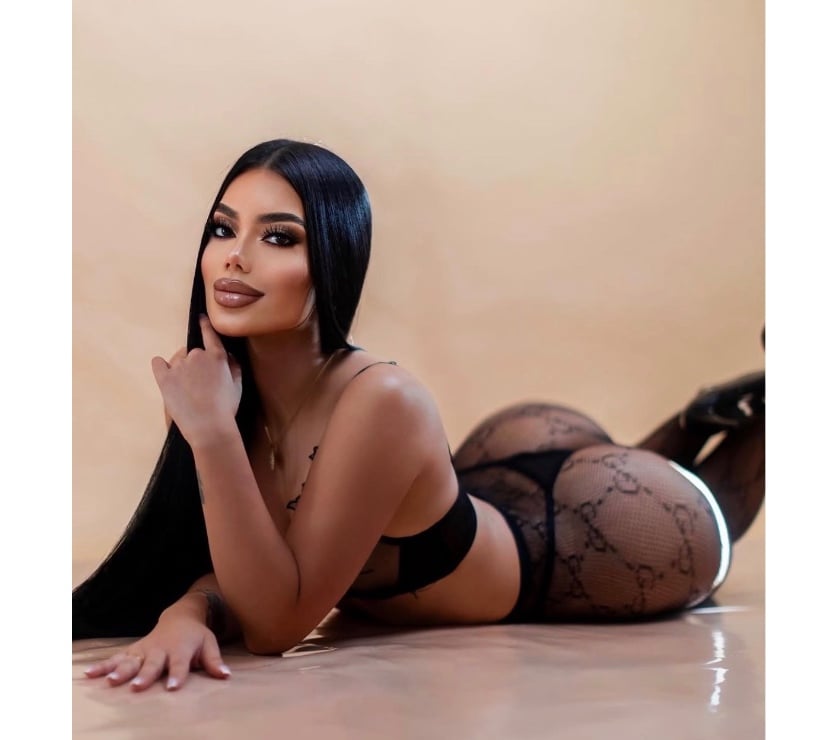 Escorts Watford Junction Station Watford - Photos for SLIM SEXY BRUNETTE, CHARMING AND IRRESISTIBLE 💋🔥