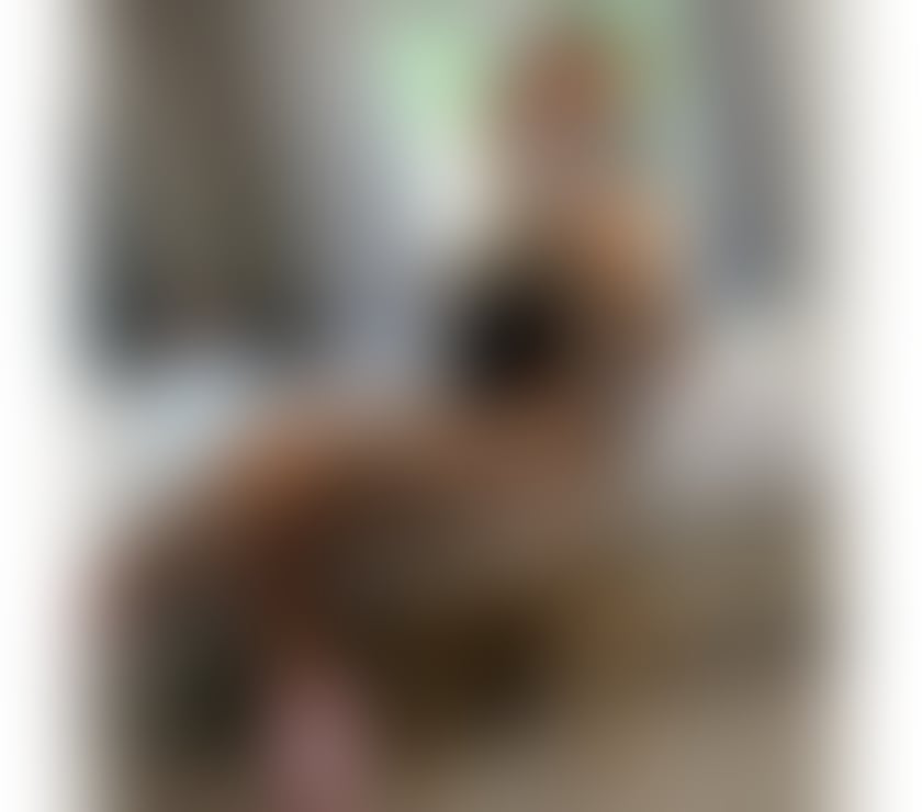 a blonde girl with a gorgeous body 💯🔞