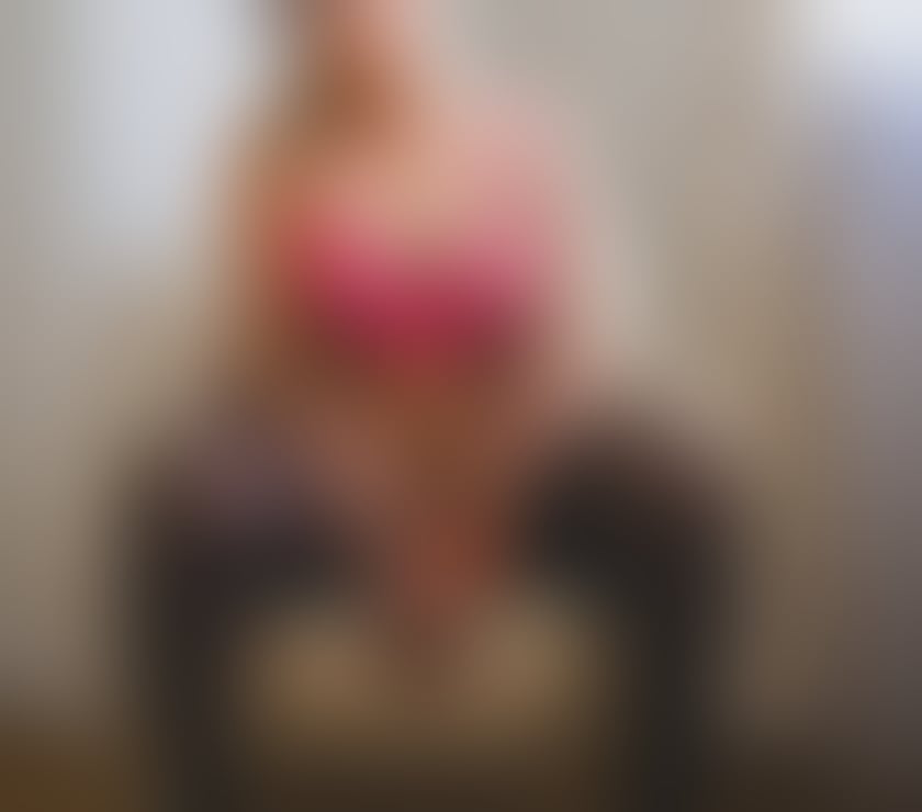 Escorts Bedfordshire Central Bedfordshire - Photos for New, Sexy, Experienced PartyMilf for Ur pleasure...